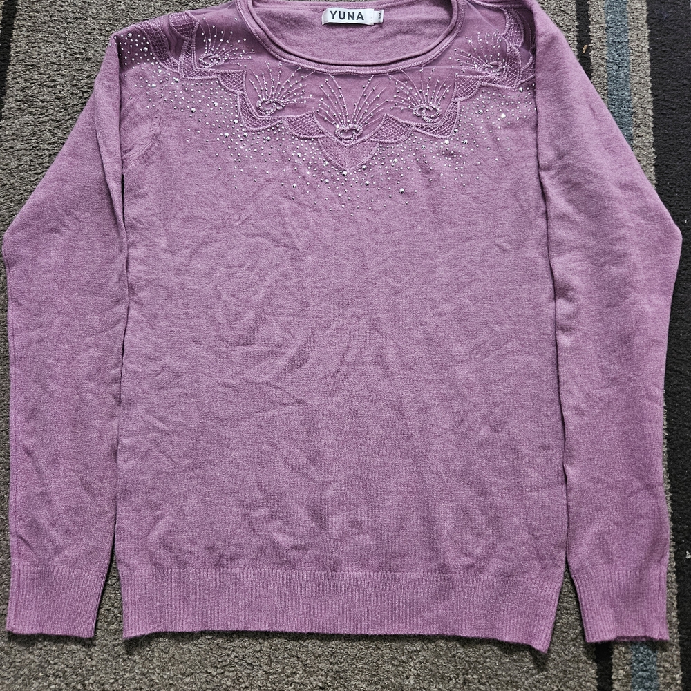 Yuna Women's Pink Light Weight Soft  Sweater Small/Medium